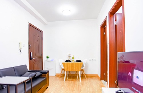 Causeway Bay Apartment | Newly renovated One Bedroom (Tai Hang) Explore like a local