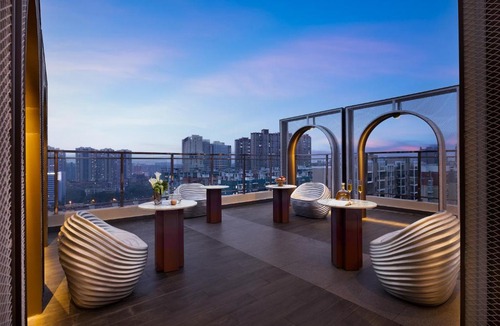 Tian Xin Hotel | Neyar星辰隐奢露台花园酒店-德思勤广场店