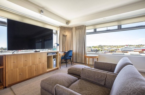 Devonport Hotel | Nightelier Devonport Gateway Hotel