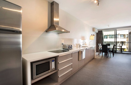 Narrabeen Hotel | Nightelier Narrabeen