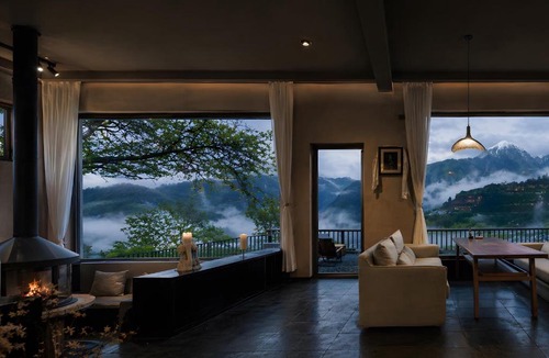 Jiuzhaigou Hotel | NINE PEAKS