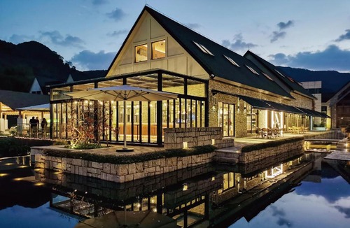 Ningbo Hotel | Ningbo Lake Forest Resort
