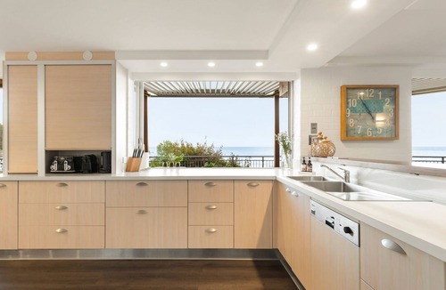 Mollymook House | Nirvana - Beach front house in Mollymook