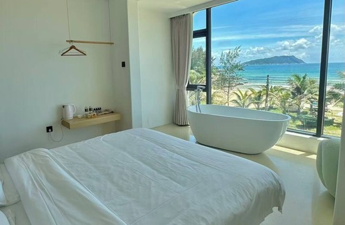 Wanning Hotel | Nirvana Seaview Homestay