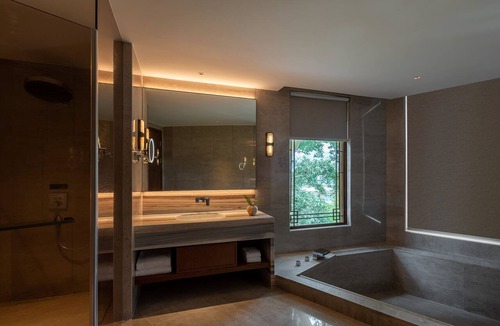 Dayan Old Town Hotel | NMAN QIANXUE CASTLE