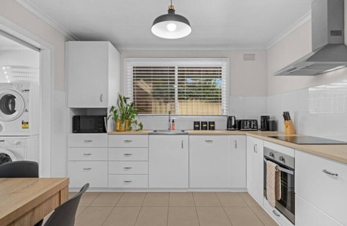 Shepparton South House | Nook on Nixon - Shepparton