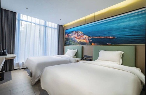 Haizhu Hotel | Norman Hotel - Binjiang East Road Subway Station, Haizhu District, Guangzhou - Free shuttle service during the Canton Fair