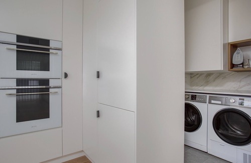 Freshwater Apartment | North-East Facing Modern 2-bed Apartment