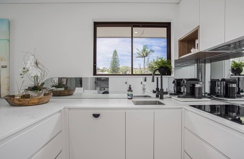 Freshwater Apartment | North-East Facing Modern 2-bed Apartment