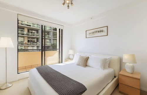 North Sydney Apartment | North Sydney - AX301 Napier St - Spacious 2BR in North Sydney with Parking, Gym Pool Access
