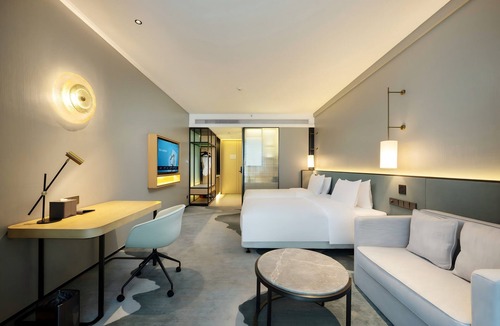 Donghu District Hotel | Novotel Haikou West Coast