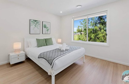 Schofields House | NSCH002-3 · Aircabin｜Schofield｜Lovly Comfy｜4 Bed House Parking