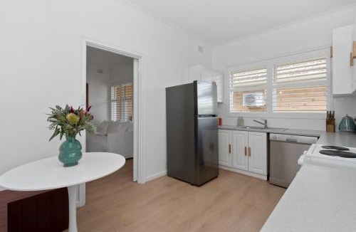Glenelg House | Oak and Olive - Glenelg