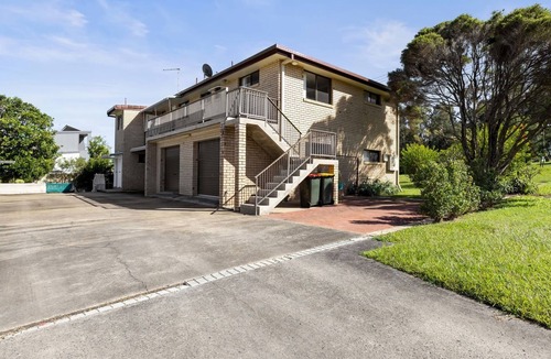 Woolgoolga Apartment | Ocean Drift - short stroll to cafes/restaurants and beaches