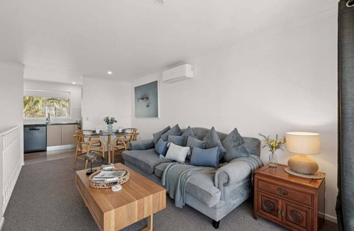 Sapphire Beach Apartment | Ocean Edge at Sapphire Beach Coastal Charm & Ocean Views in Aqua Luna Resort