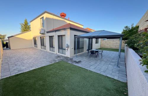 Wannanup House | Ocean Whisper