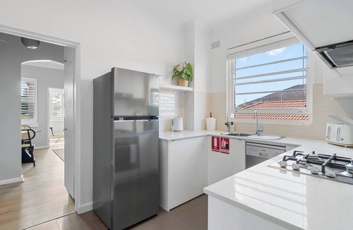North Bondi Apartment | Oceans Embrace A Locals Haven at Bondi Beach
