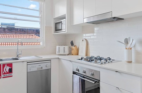 North Bondi Apartment | Oceans Embrace A Locals Haven at Bondi Beach