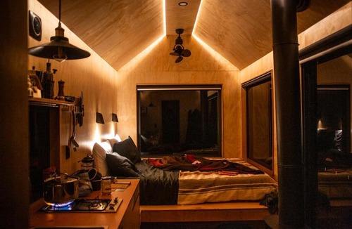 Oberon Council House | Off-Grid Cabin Surrounded by Nature - Emillie