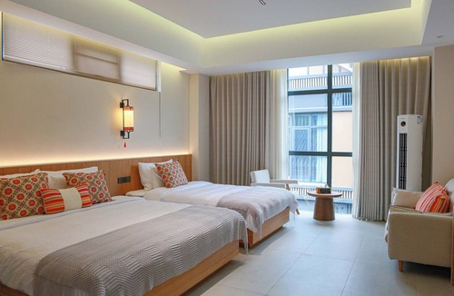 Pingwu County Hotel | Old River Story Long'an Inn
