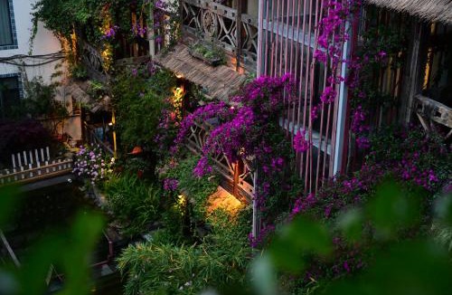 Gucheng House | Old Story Inn Lijiang Old Town