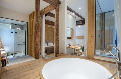 Yi County House | Old Street Moye Inn