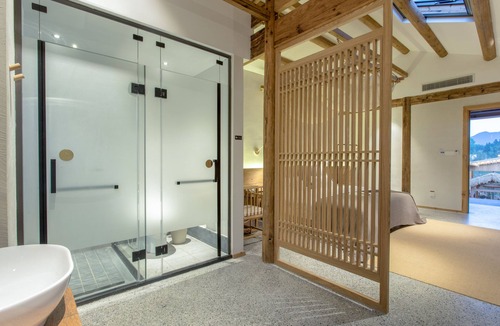 Yi County House | Old Street Moye Inn