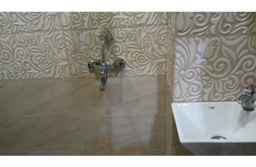 Varanasi Hotel | Om Palace Inn