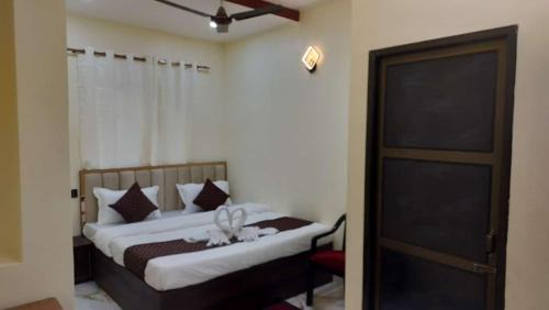 Varanasi Hotel | Om Palace Inn