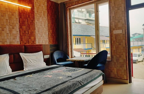 Bhagsu Nag Hotel | Omni Hotel