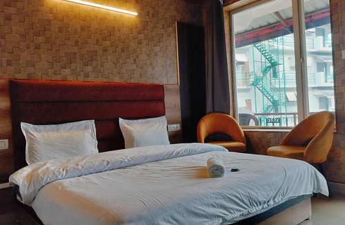 Bhagsu Nag Hotel | Omni Hotel