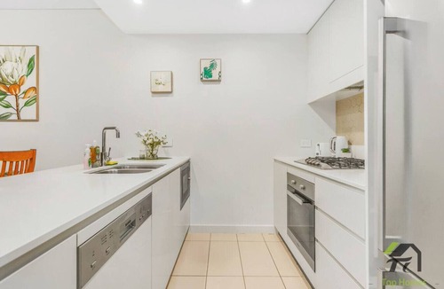 Wentworth Point Apartment | One Bedroom in Wentworth Point