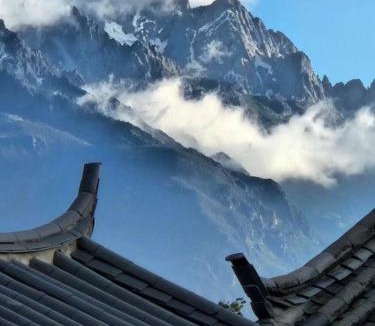 Shuhe Old Town House | One Zen Lodge Snowy Haven