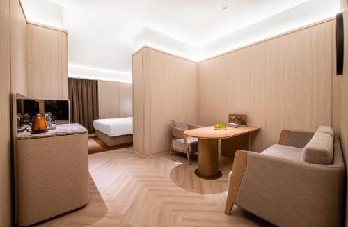 Weihai Hotel | Orange Crystal Hotel Weihai High-speed Railway Station Hanlefang