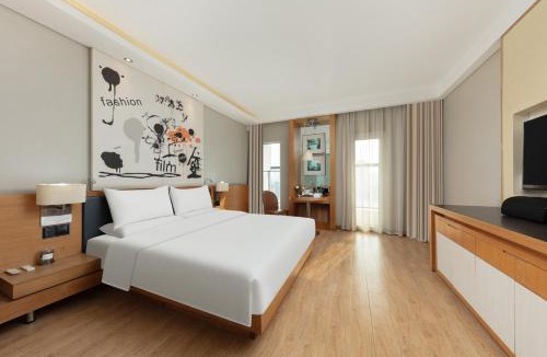 Liangxi District Hotel | Orange Crystal Hotel Wuxi Nanchang Street Sanyang Square