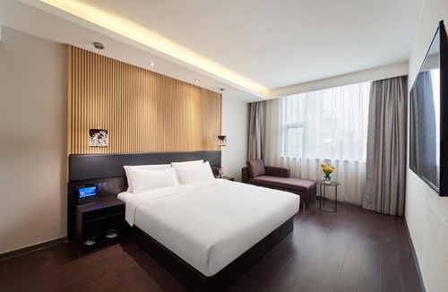 Xuhui Hotel | Orange Hotel Shanghai Xujiahui Caobao Road Subway Station