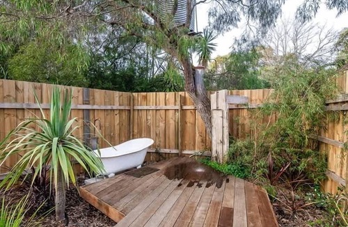 Yallingup Siding House | Orchard Cottage—Romantic Bushland Wellness Retreat