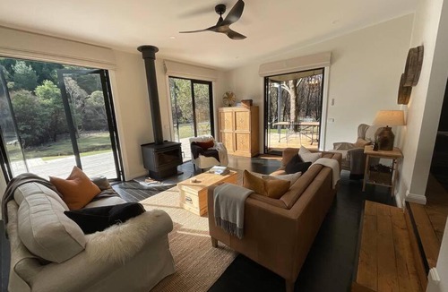 Ovens Villa | Oro