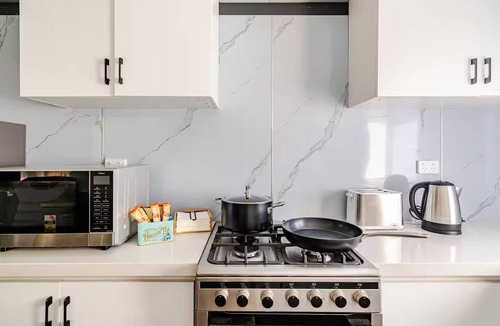 Plumpton Apartment | Overlooking a Park - A sunny escape