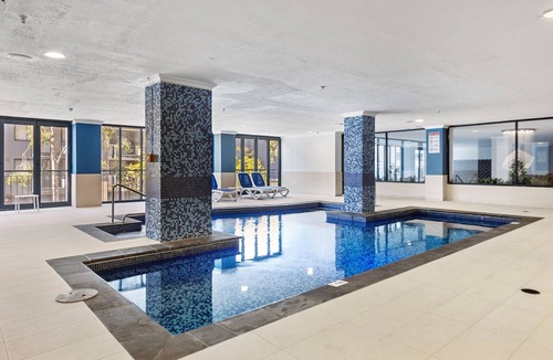 East Perth Apartment | Oversized East Perth 2BR Pool Gym Parking