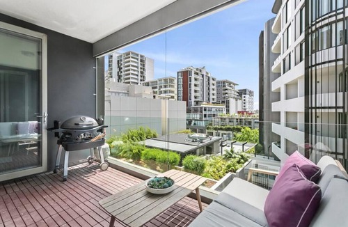 St. Leonards Apartment | OXLST - St Leonards Sophistication Everything at Doorstep