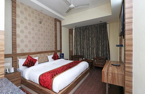 Kaushambi Hotel | OYO 11629 Hotel Sunshine Inn