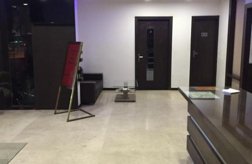 Sikandra Hotel | OYO 4210 Hotel Sunway Inn