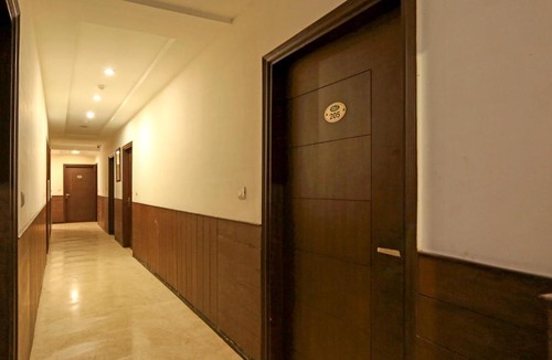 Sikandra Hotel | OYO 4210 Hotel Sunway Inn