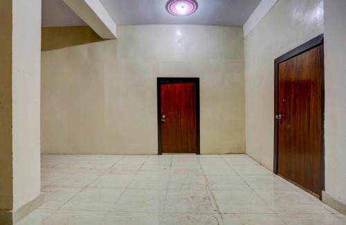 Aligarh Hotel | OYO 90856 HOTEL MANNAT