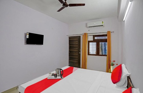 Greater Noida Hotel | OYO Flagship 70035 Hotel The Grand Shiva