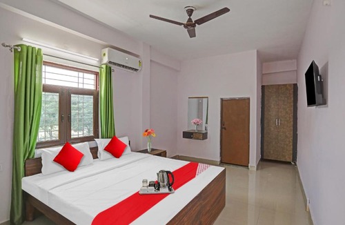 Greater Noida Hotel | OYO Flagship 70035 Hotel The Grand Shiva