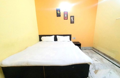 Varanasi Hotel | OYO Flagship 80823 Rudra Guest House