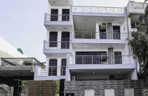 Noida Hotel | OYO Flagship Delight Stays