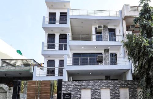 Noida Hotel | OYO Flagship Delight Stays